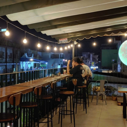 NIGHT COFFEE &amp; CHILL – Không Gian Thư Giãn Sau Một Ngày Dài